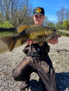 Solid 3lb 5oz smallmouth bass caught by meechisoutdoors from Instagram. Deep, vibrant green coloration and huge fins.